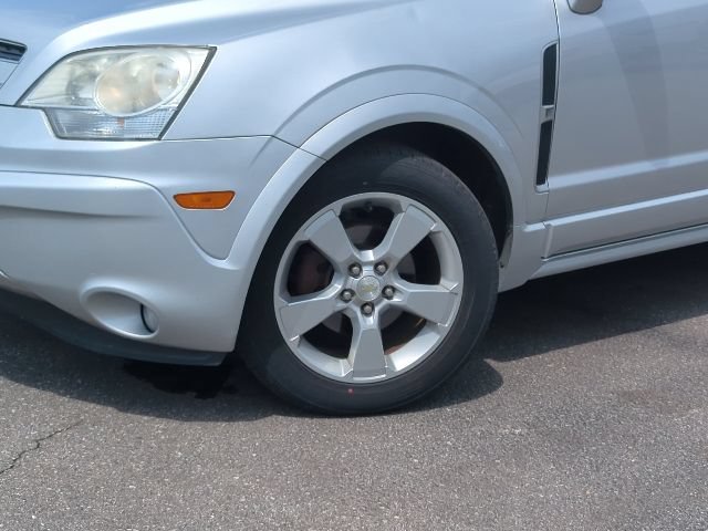 Used 2014 Chevrolet Captiva Sport LTZ FWD image 2