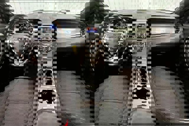 Used 2019 Ford Taurus SEL image 14