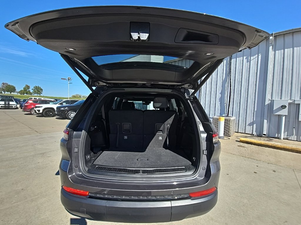 Used 2023 Jeep Grand Cherokee L Altitude AWD/4WD image 24
