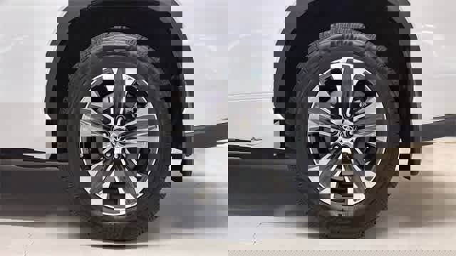 Used 2022 Toyota Highlander XLE image 11