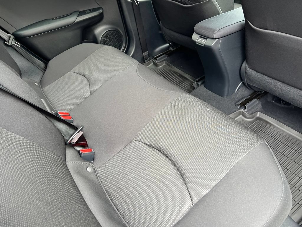 Certified 2022 Toyota Prius LE FWD image 18