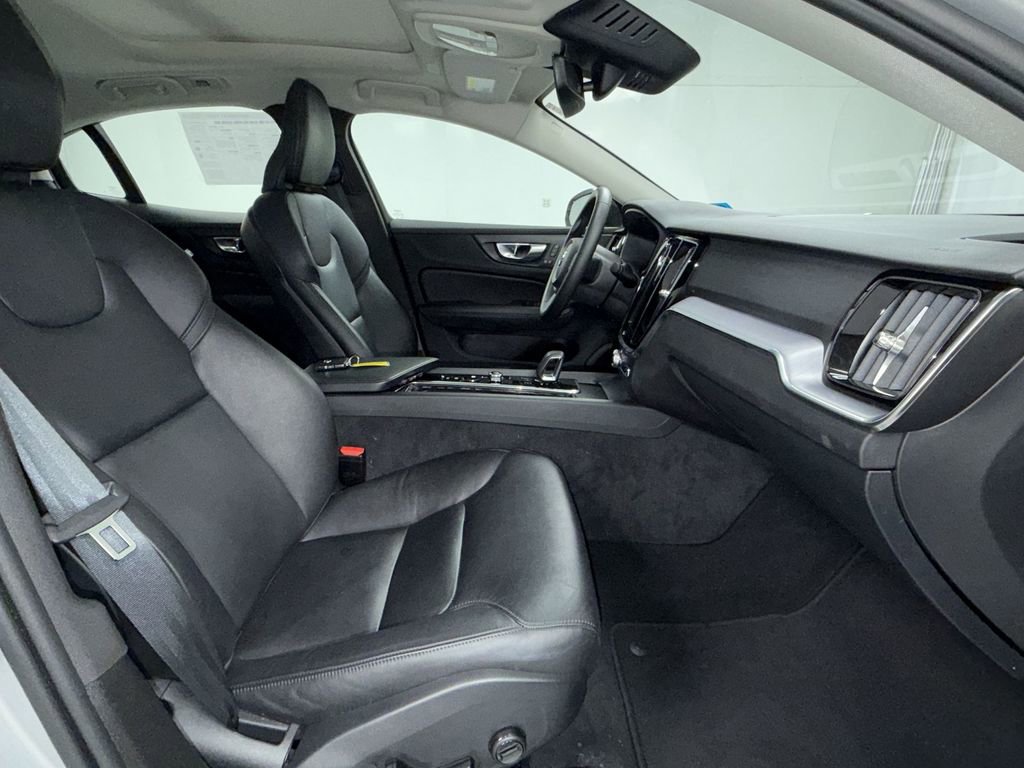 Used 2025 Volvo S60 B5 Core AWD/4WD image 8