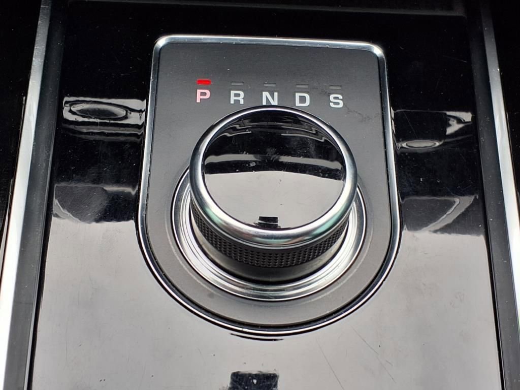 Used 2019 Jaguar F-PACE R-Sport image 19