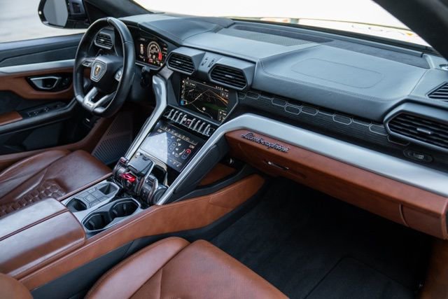 Used 2019 Lamborghini Urus image 29