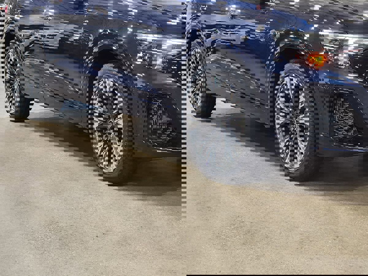 Used 2025 Audi Q8 Premium Plus image 16