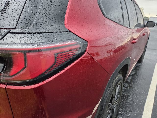 Used 2025 GMC Acadia Elevation w/ Elevation Premium Package image 7