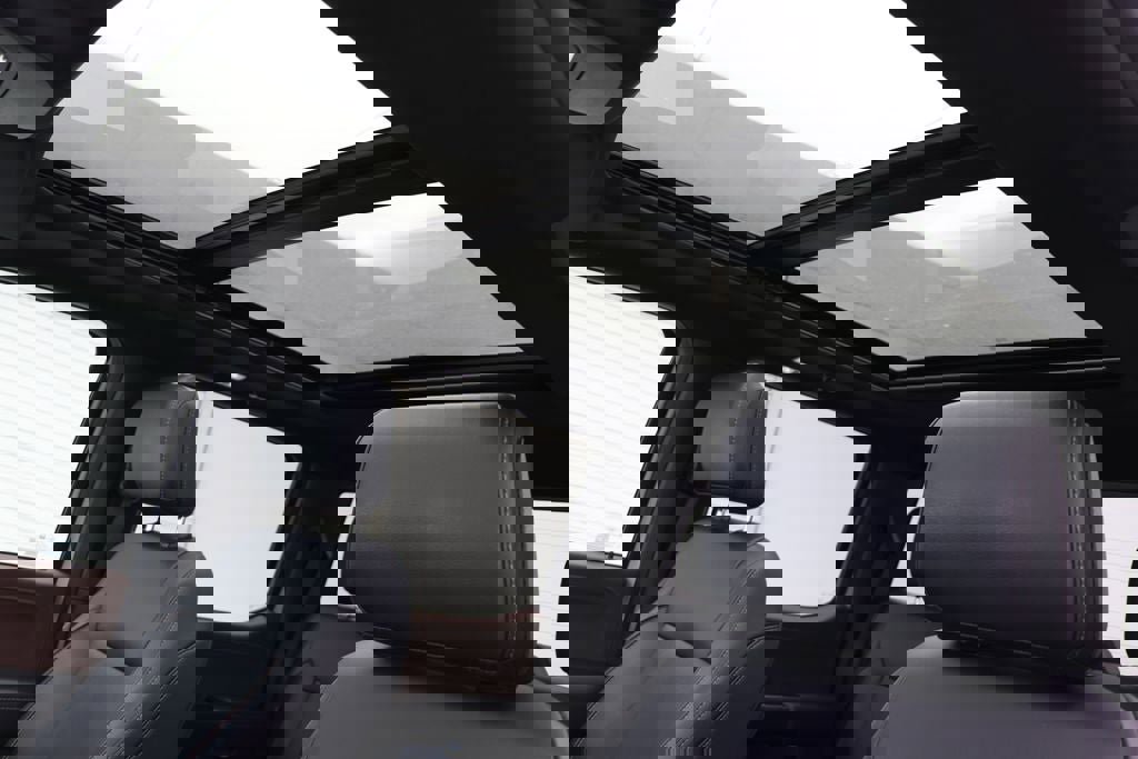 Used 2023 Ford F150 Lariat w/ Equipment Group 502A High image 19