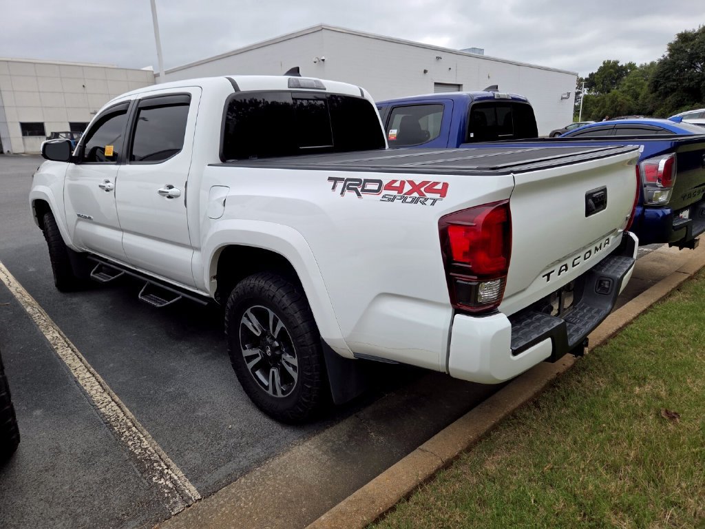 Used 2019 Toyota Tacoma TRD Sport AWD/4WD image 7