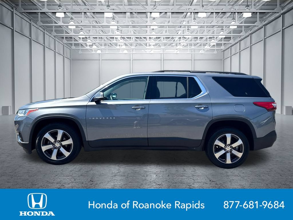 Used 2019 Chevrolet Traverse LT w/ LT Premium Package AWD/4WD image 4