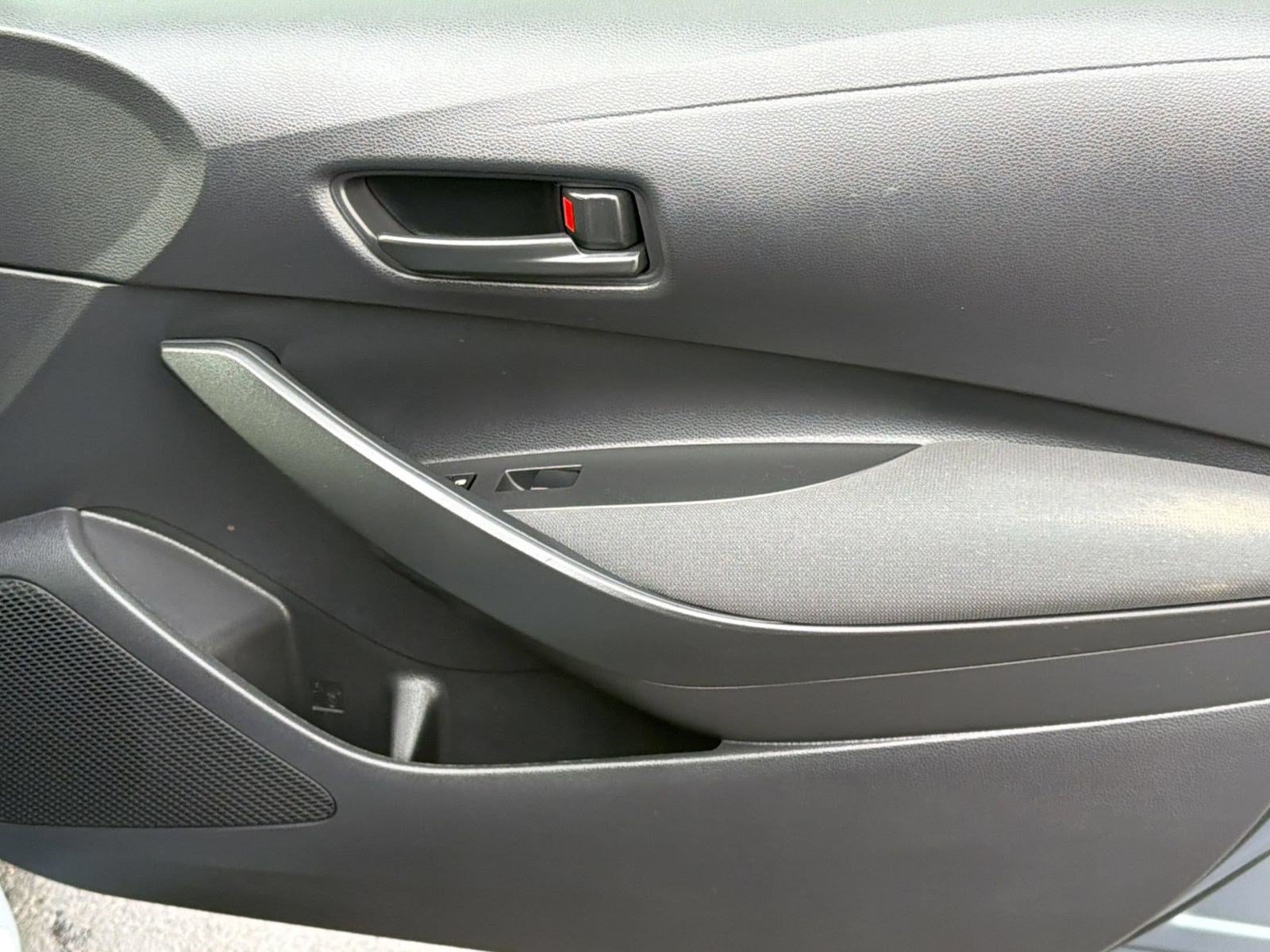 Certified 2022 Toyota Corolla LE FWD image 34