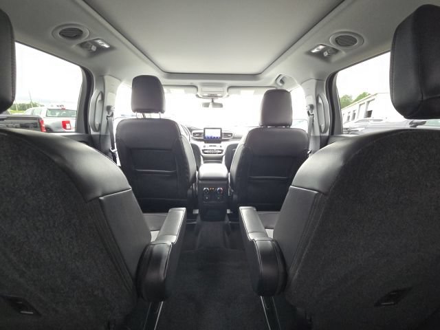 Used 2023 Ford Explorer XLT w/ Equipment Group 202A RWD image 21