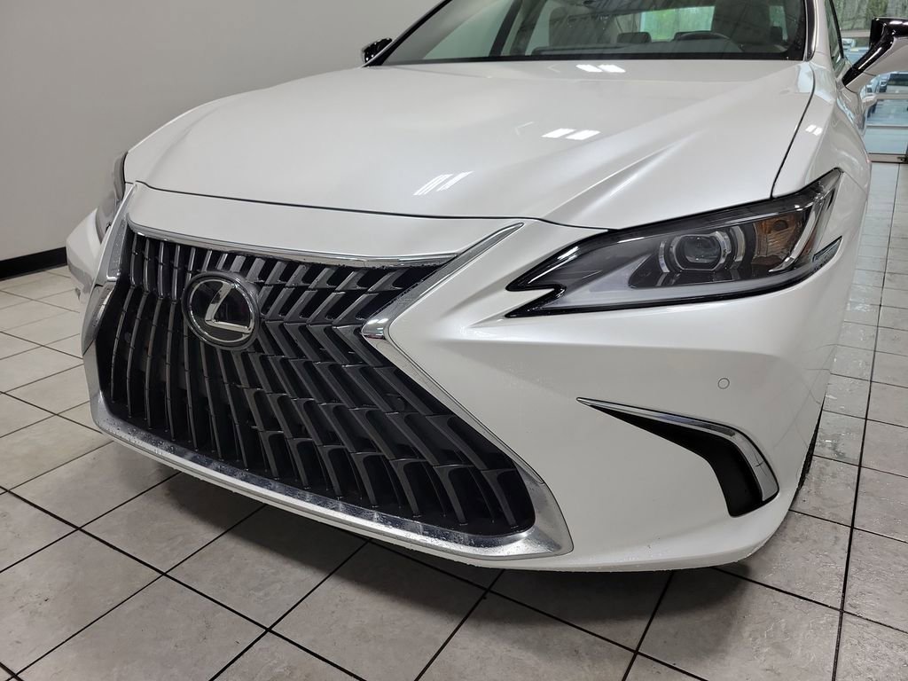 Used 2024 Lexus ES 300h w/ Premium Package FWD image 25