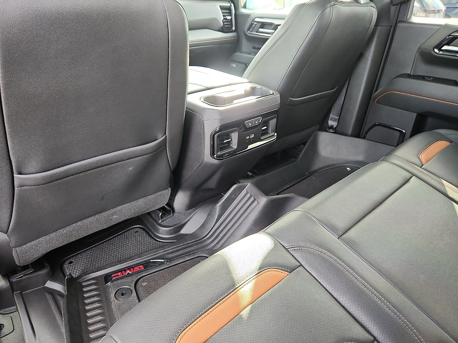 Certified 2024 GMC Sierra 1500 AT4 w/ Technology Package AWD/4WD image 11