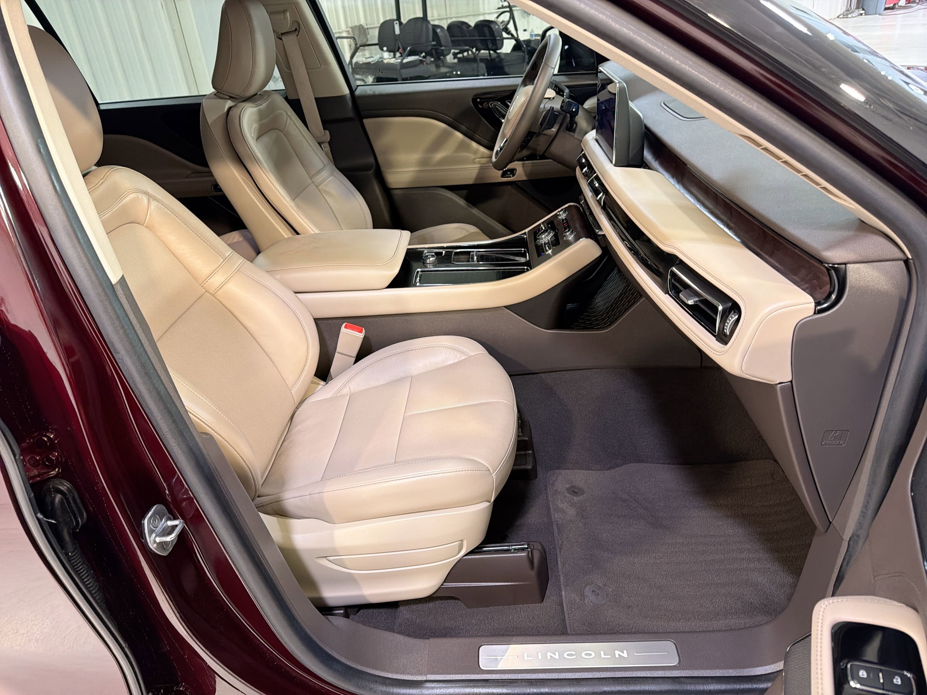 Used 2022 Lincoln Aviator Reserve image 29