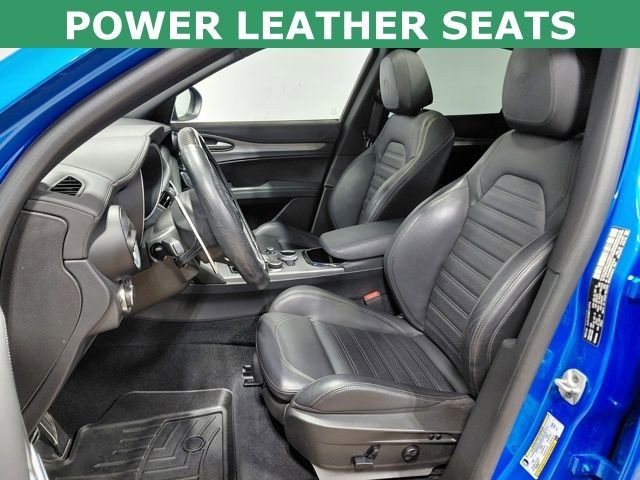 Used 2024 Alfa Romeo Stelvio Veloce image 3