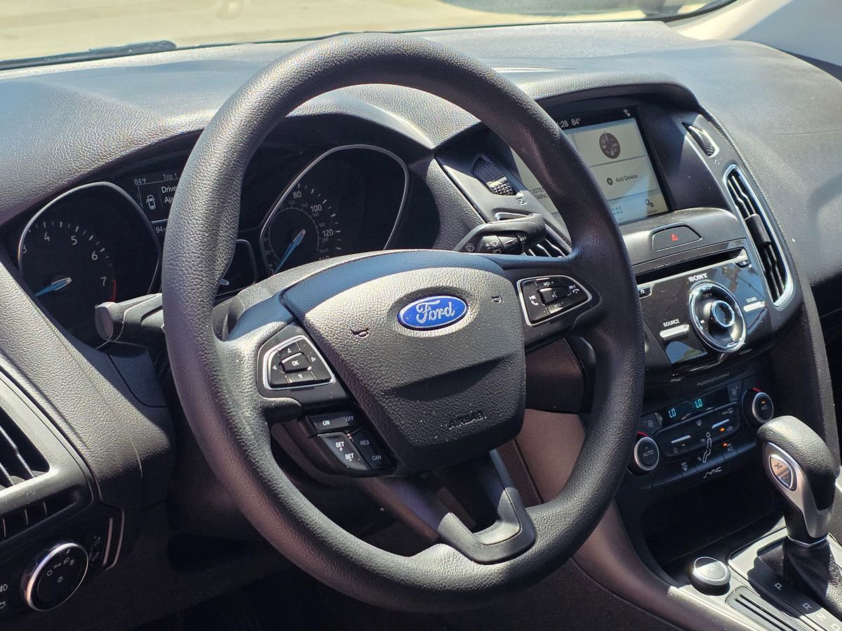 Used 2017 Ford Focus SEL FWD image 19