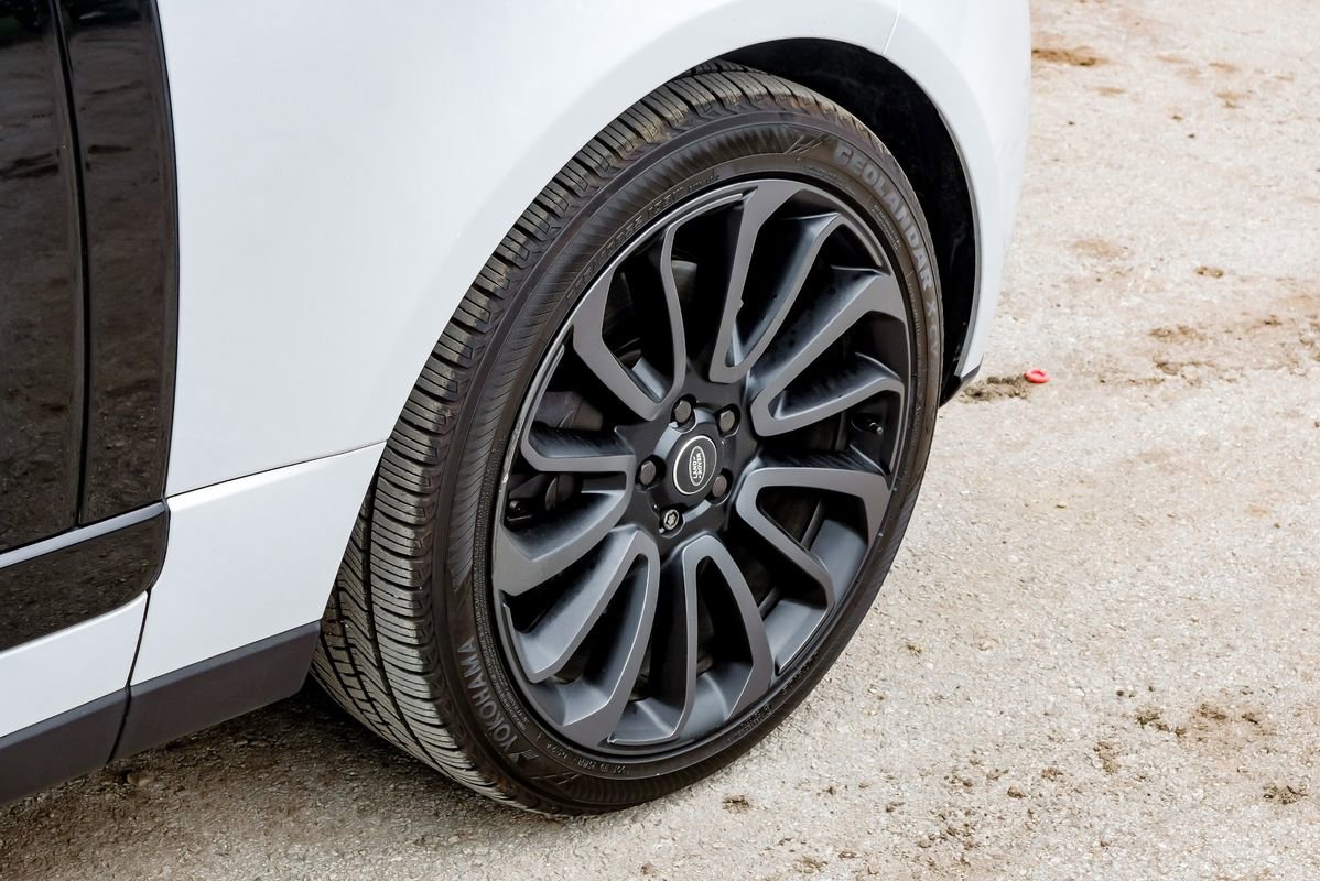 Used 2017 Land Rover Range Rover Supercharged image 61