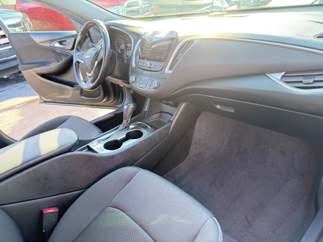Used 2020 Chevrolet Malibu RS FWD image 24
