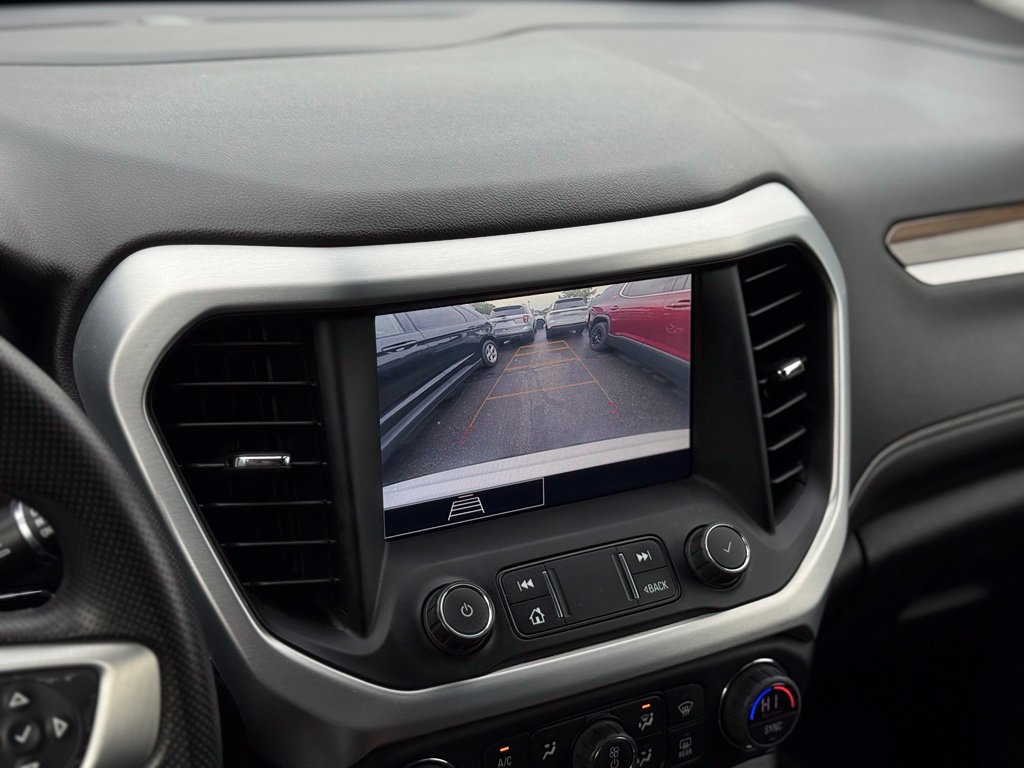 Used 2022 GMC Acadia SLE w/ Driver Convenience Package FWD image 3
