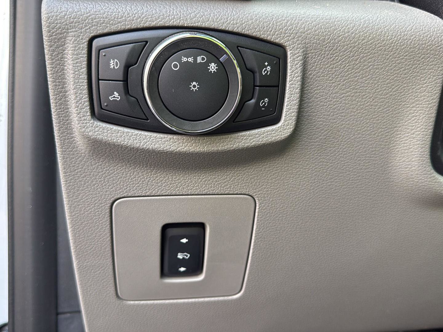 Used 2017 Ford F150 XLT w/ Equipment Group 302A Luxury image 18