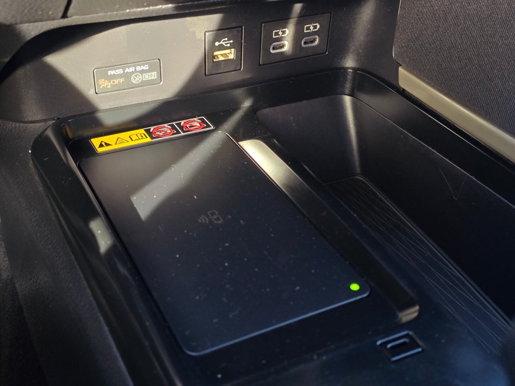 Used 2025 Toyota Camry LE FWD image 42