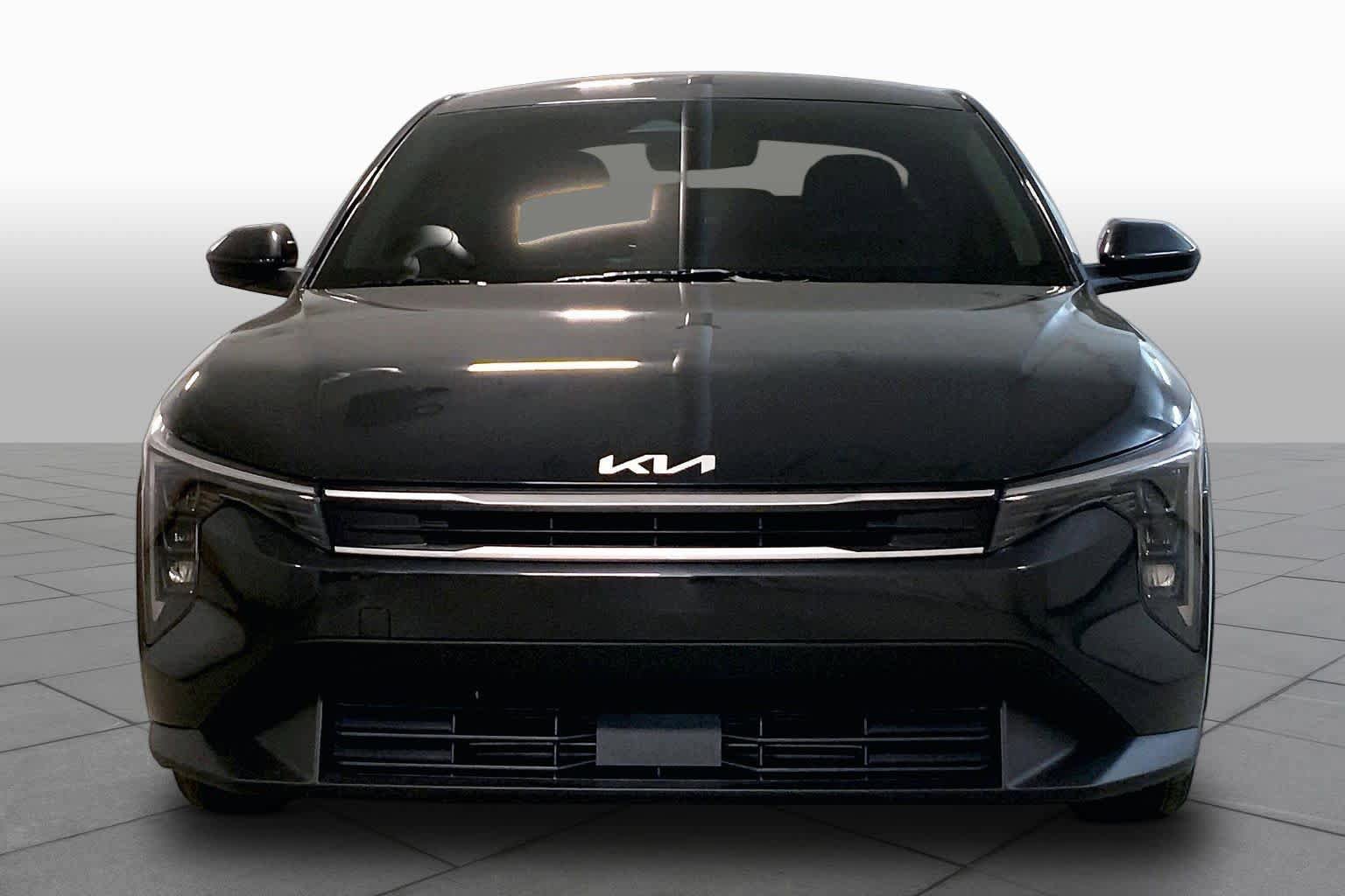Used 2025 Kia K4 LXS image 3