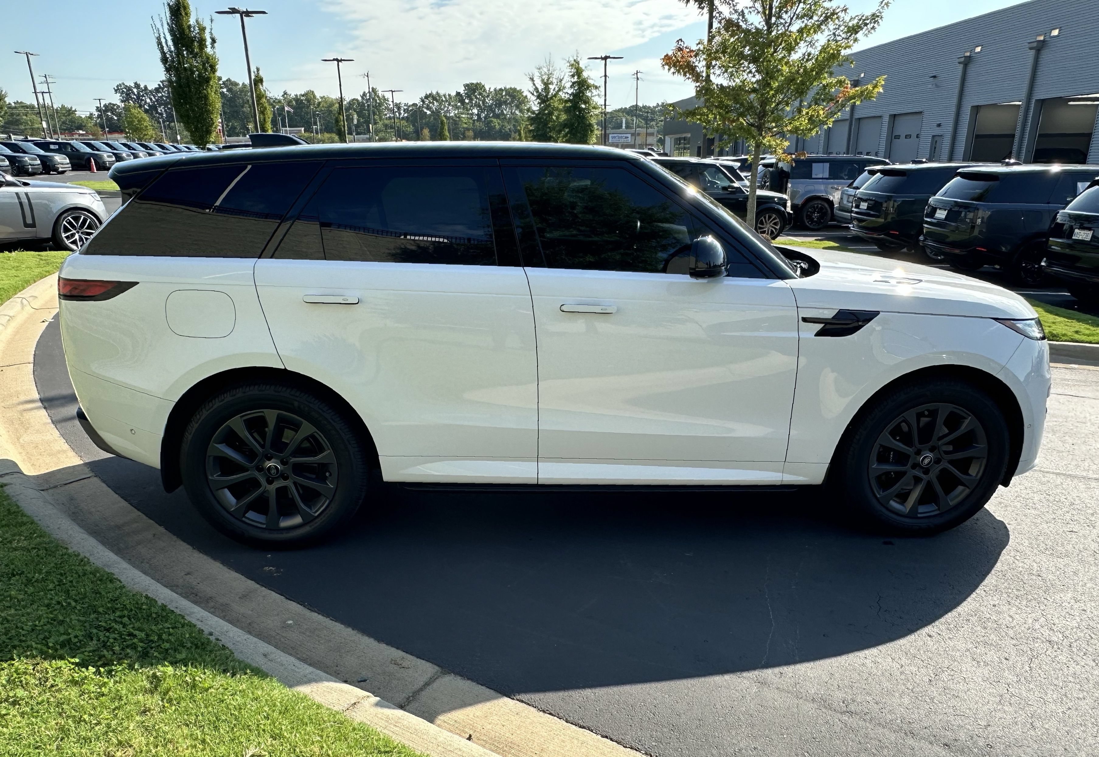 Certified 2023 Land Rover Range Rover Sport SE Dynamic AWD/4WD image 8