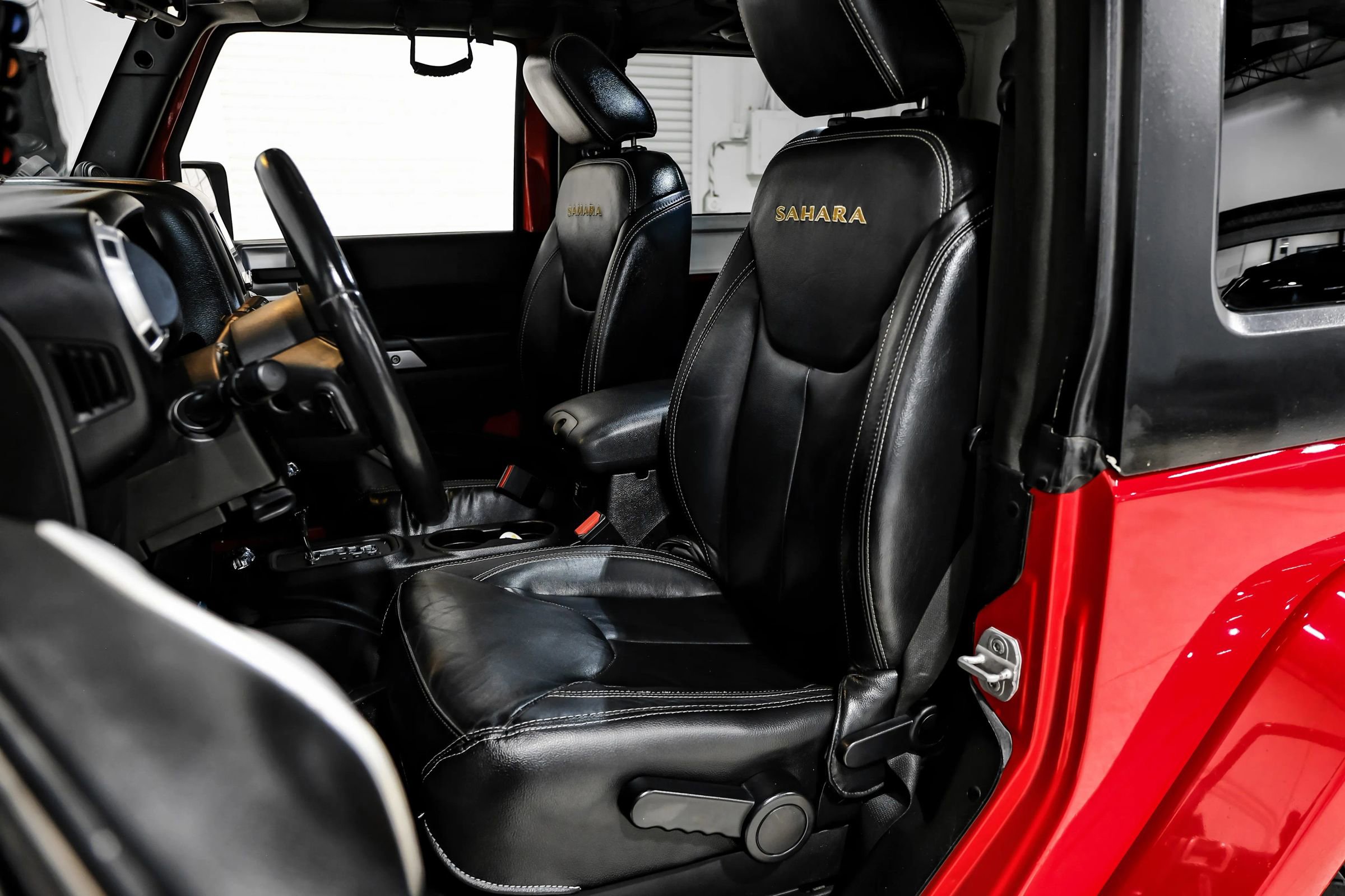 Used 2014 Jeep Wrangler Sahara w/ Connectivity Group image 31