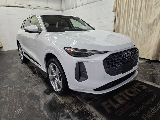 Certified 2025 Audi Q5 Premium Plus w/ Premium Plus AWD/4WD image 4