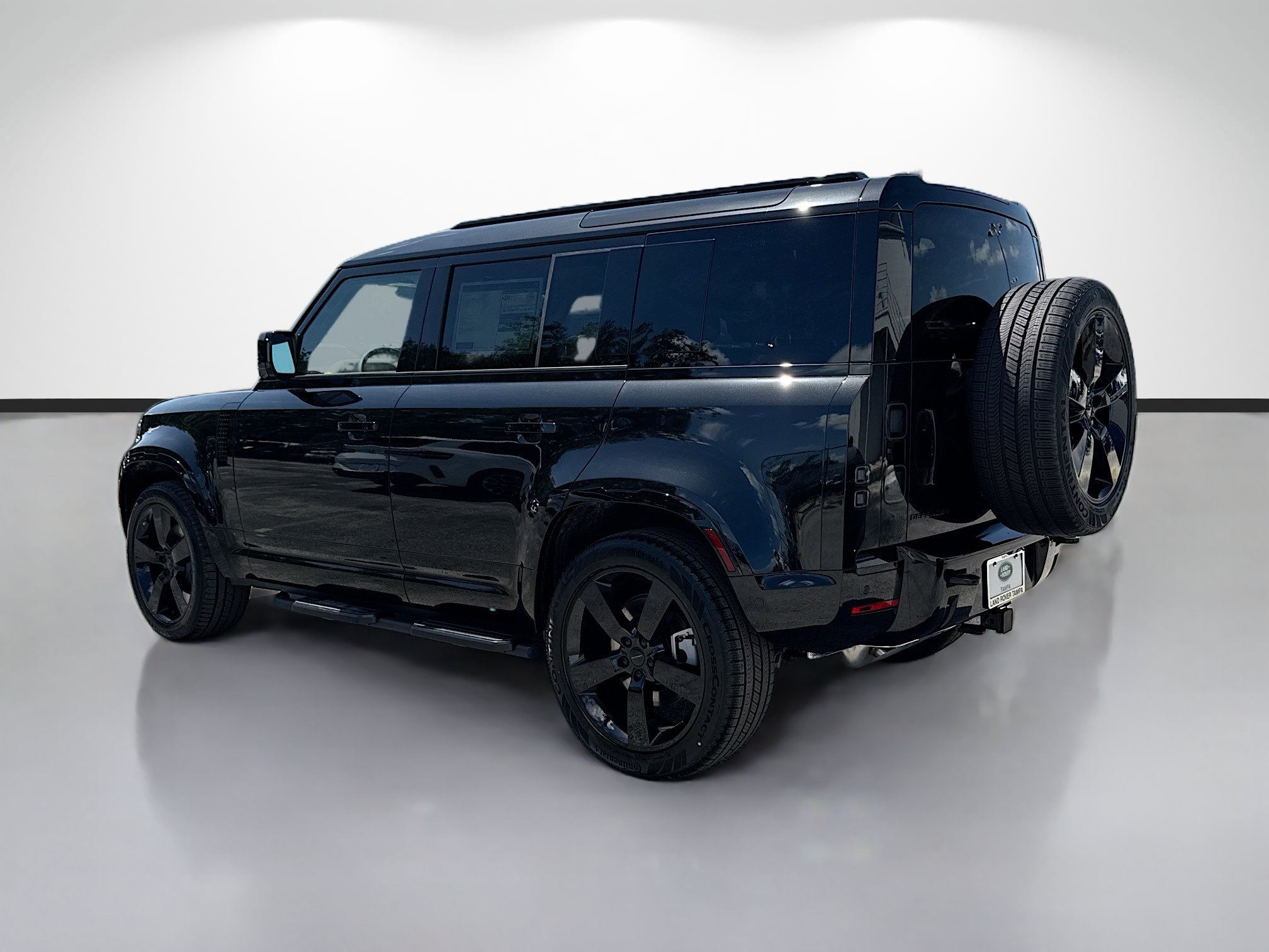 New 2026 Land Rover Defender 110 X-Dynamic SE AWD/4WD image 3