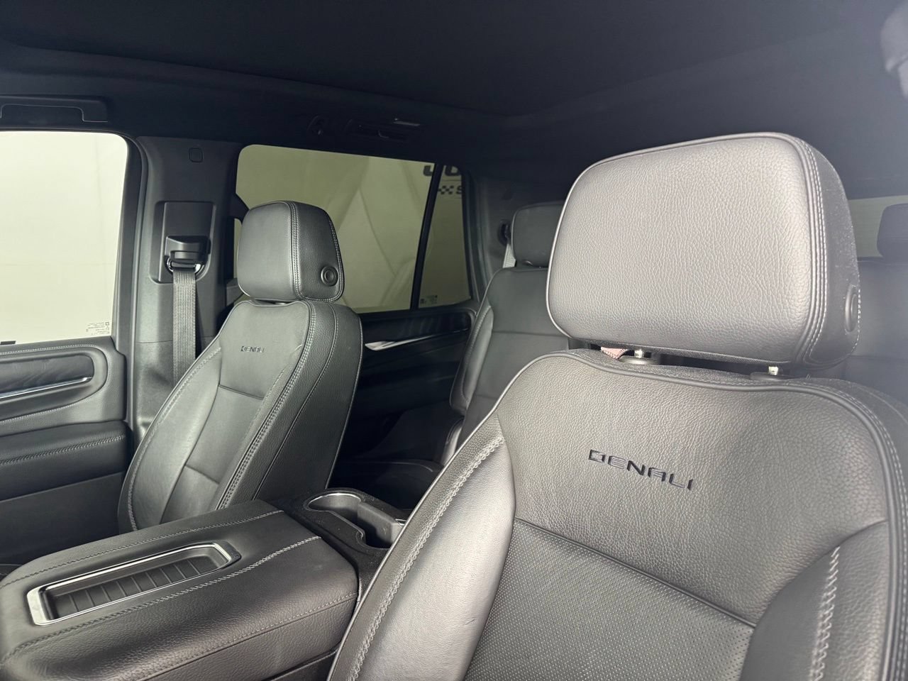 Used 2022 GMC Yukon Denali AWD/4WD image 10