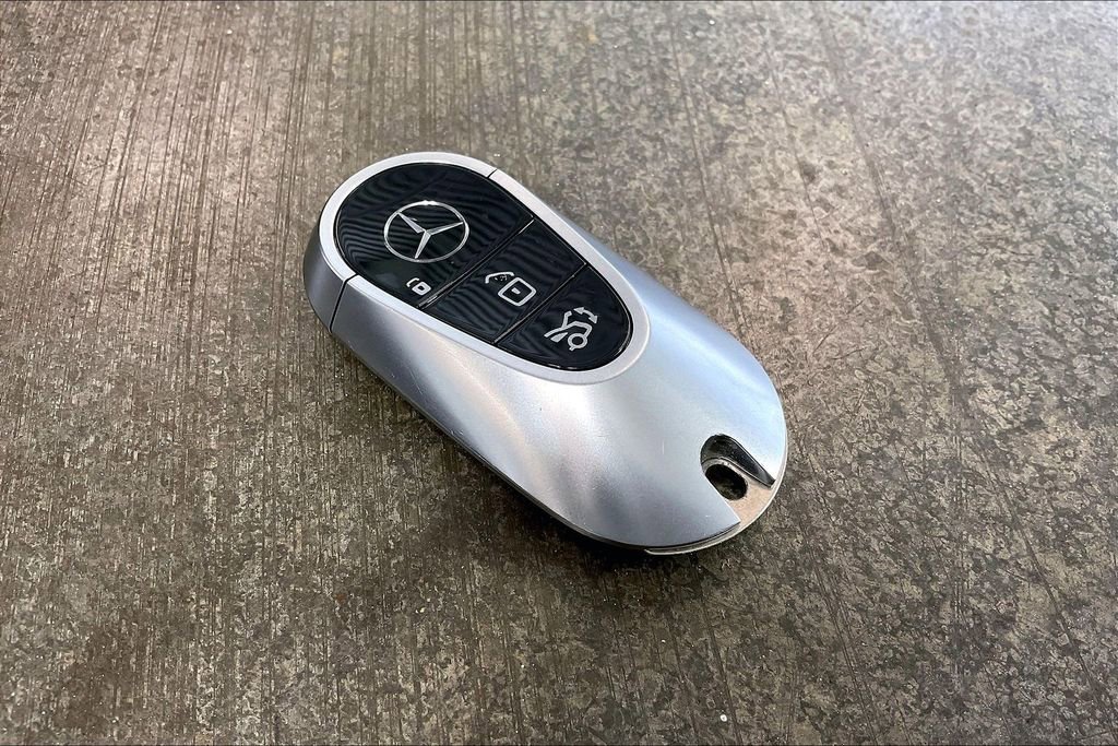 Used 2022 Mercedes-Benz EQS 580 4MATIC Sedan image 10