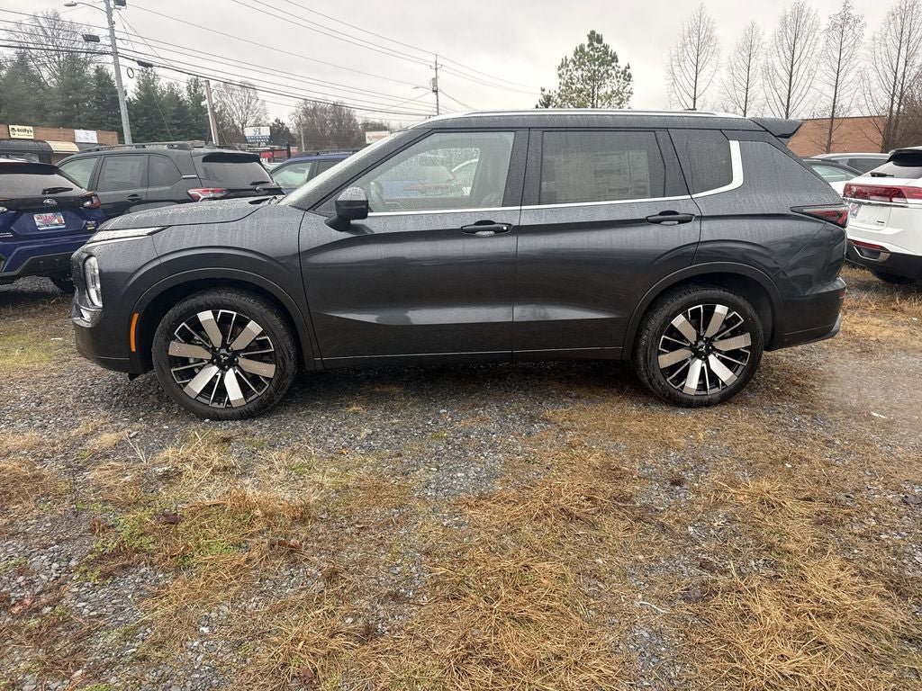 New 2026 Mitsubishi Outlander SEL image 3