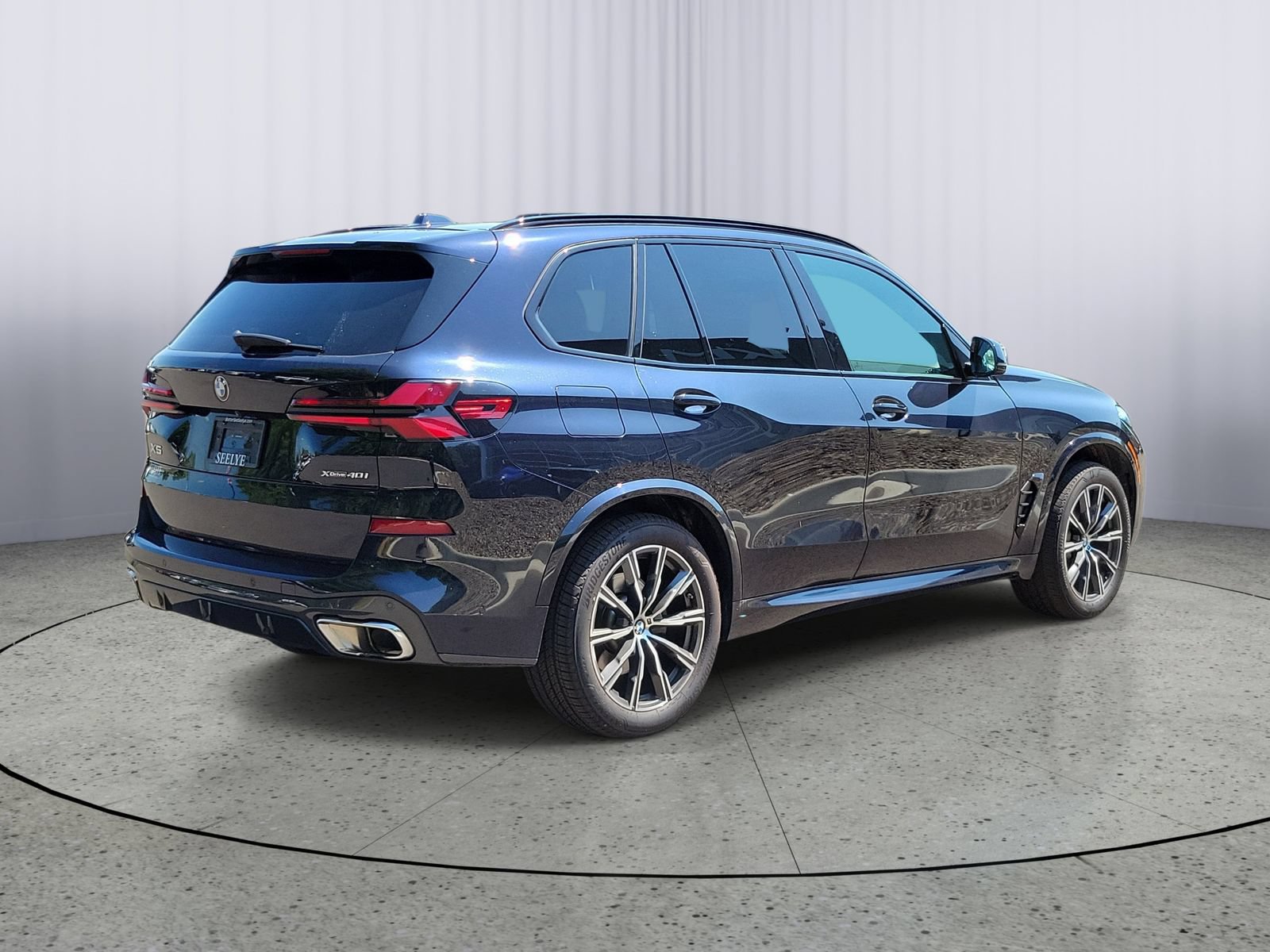 Used 2024 BMW X5 xDrive40i w/ Executive Package AWD/4WD image 3