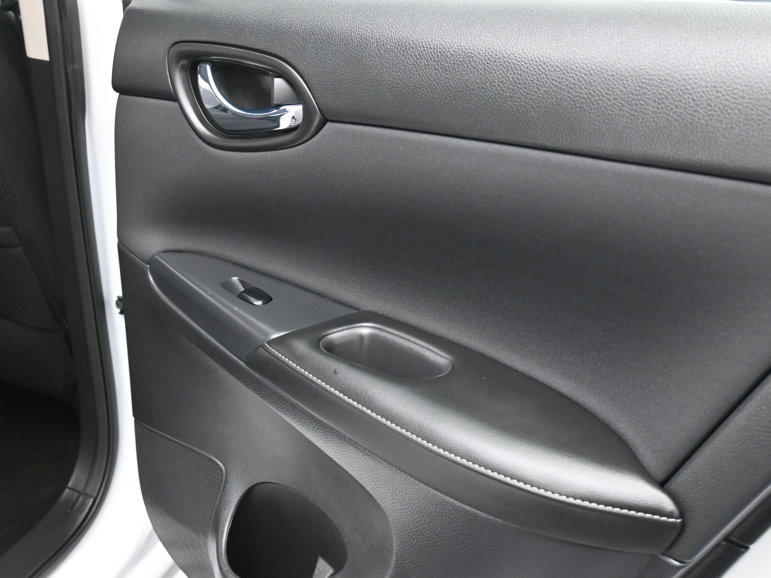 Used 2017 Nissan Sentra S image 28