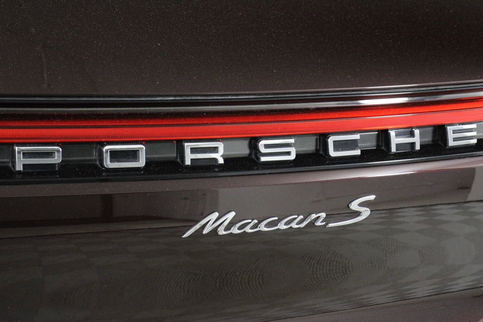 Certified 2023 Porsche Macan S image 22