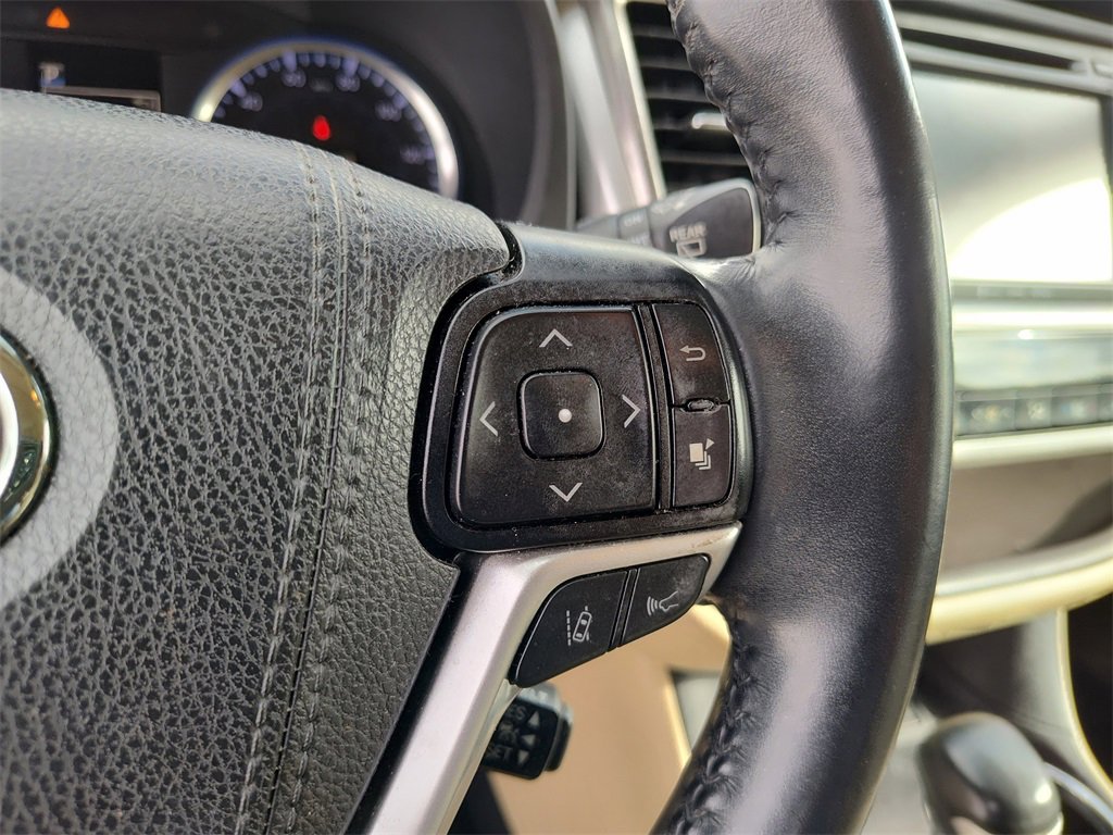 Used 2019 Toyota Highlander SE image 27