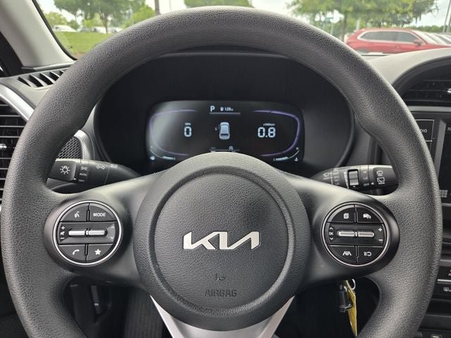 Used 2025 Kia Soul LX w/ LX Technology Package FWD image 26