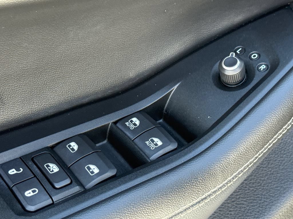 Used 2023 Jeep Grand Cherokee Altitude RWD image 20