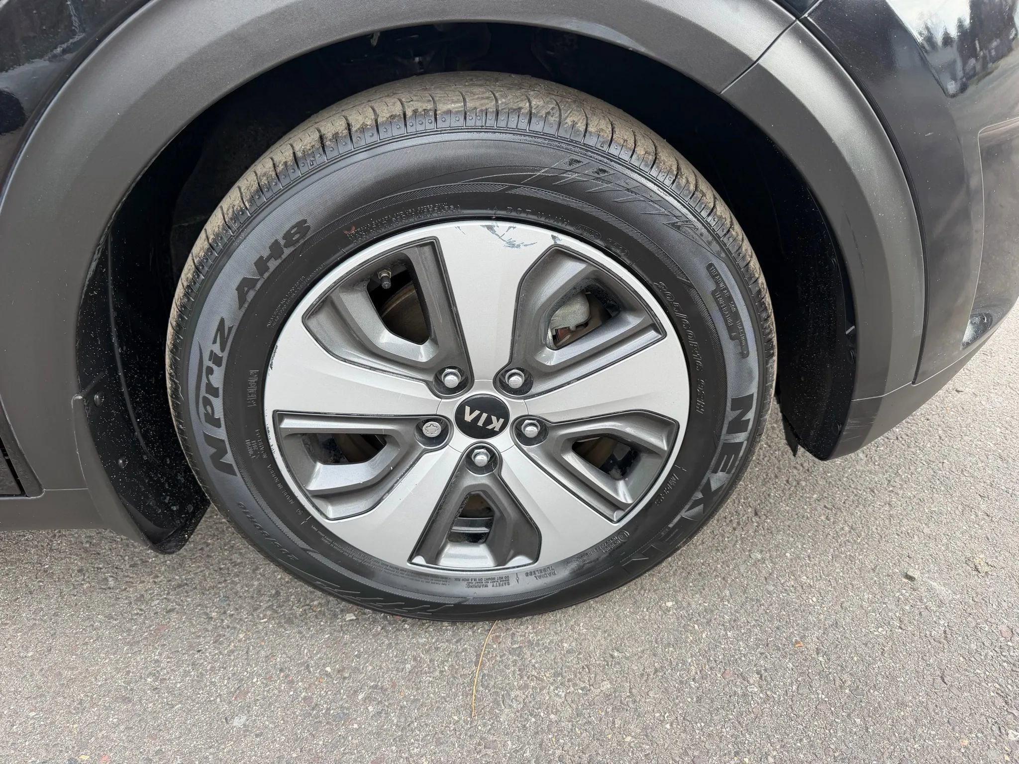 Used 2019 Kia Niro EX image 6