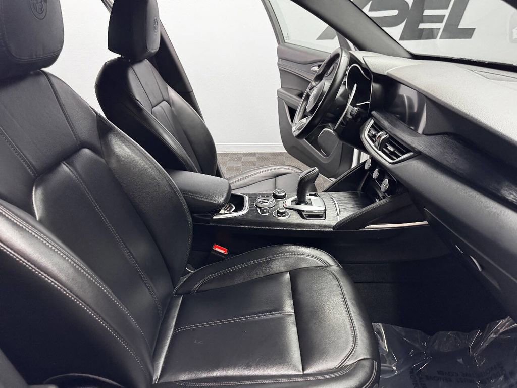 Used 2023 Alfa Romeo Stelvio Sprint image 54