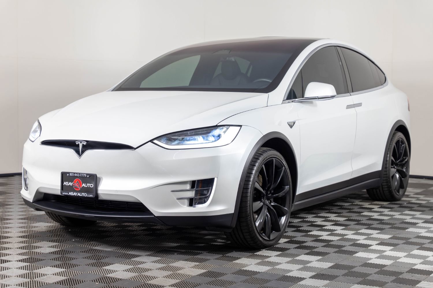 Used 2020 Tesla Model X Long Range AWD/4WD image 2