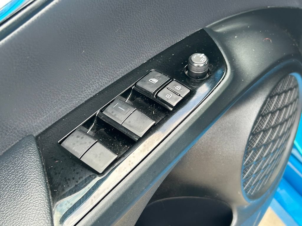 Certified 2021 Toyota Prius XLE FWD image 22