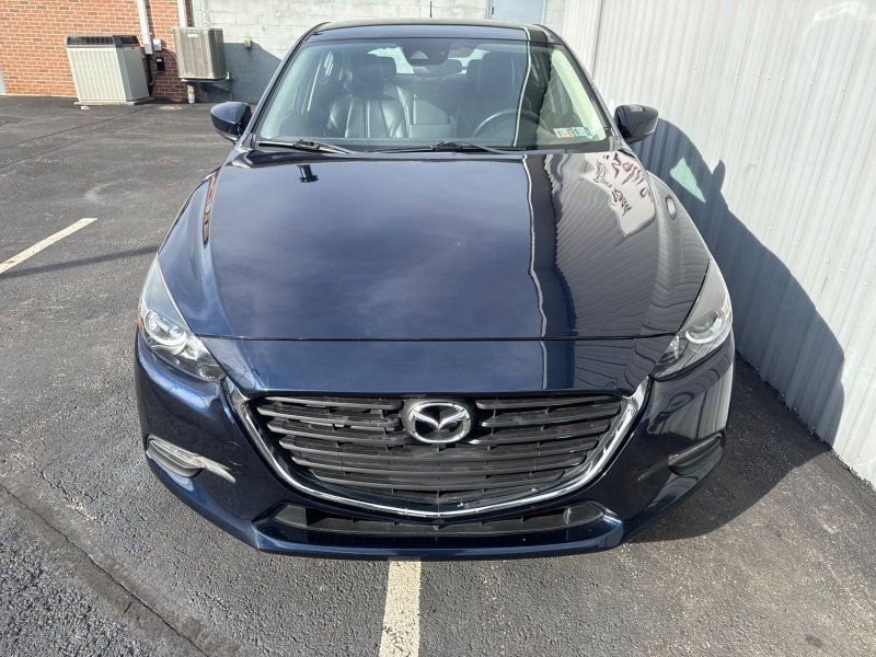 Used 2018 MAZDA MAZDA3 Touring image 2