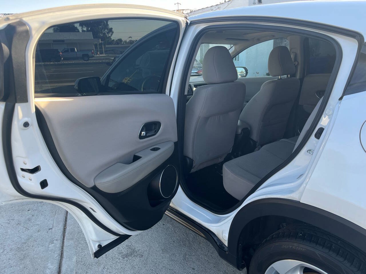 Used 2016 Honda HR-V EX image 15