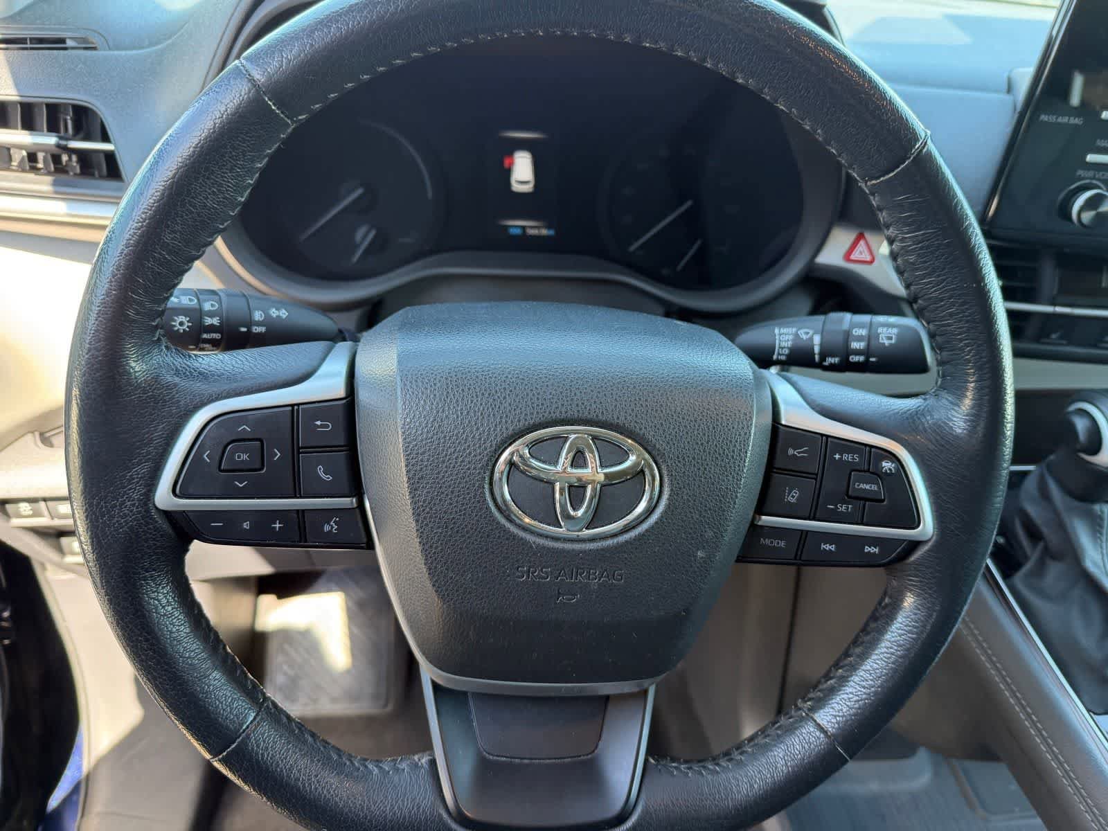 Used 2024 Toyota Sienna XLE FWD image 15