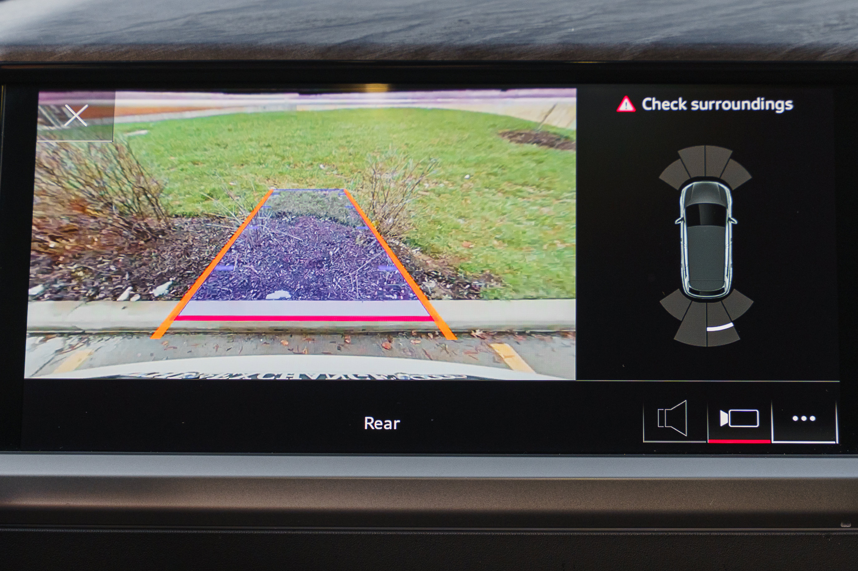 Used 2024 Audi Q4 e-tron Premium image 14