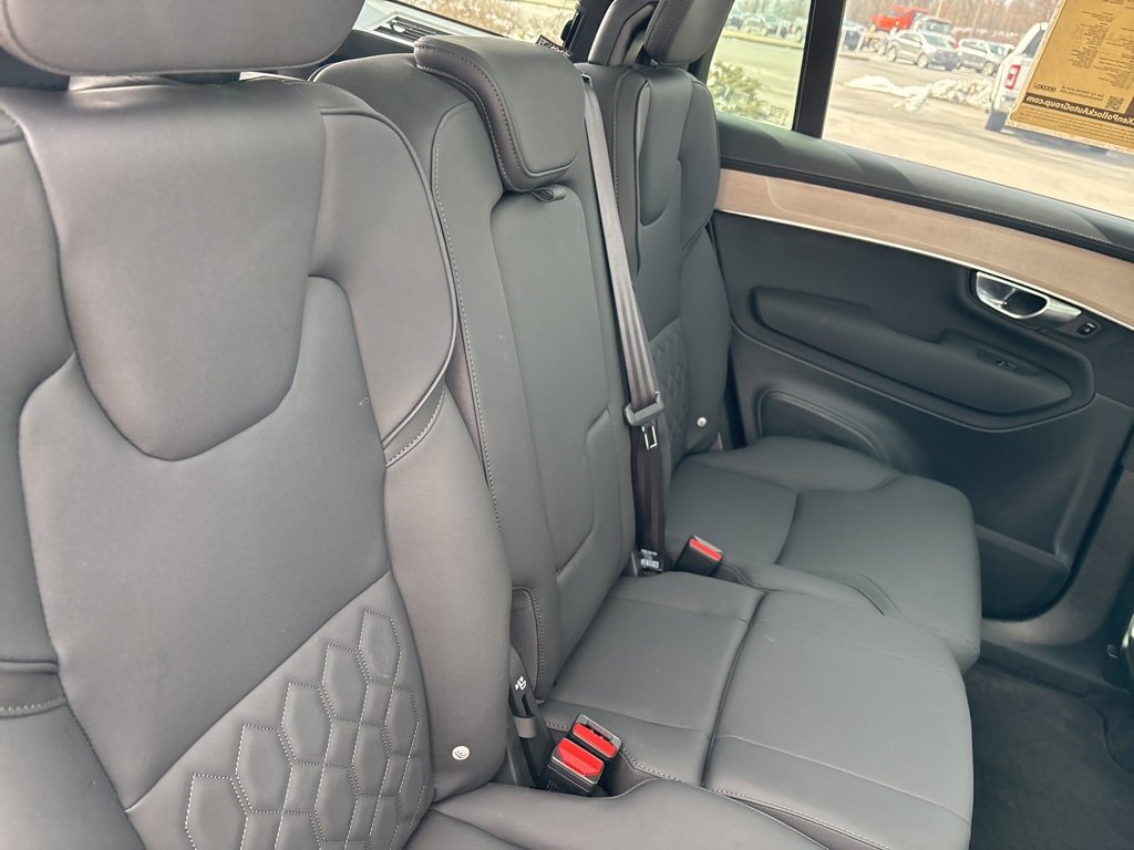 Certified 2025 Volvo XC90 B5 Plus image 45
