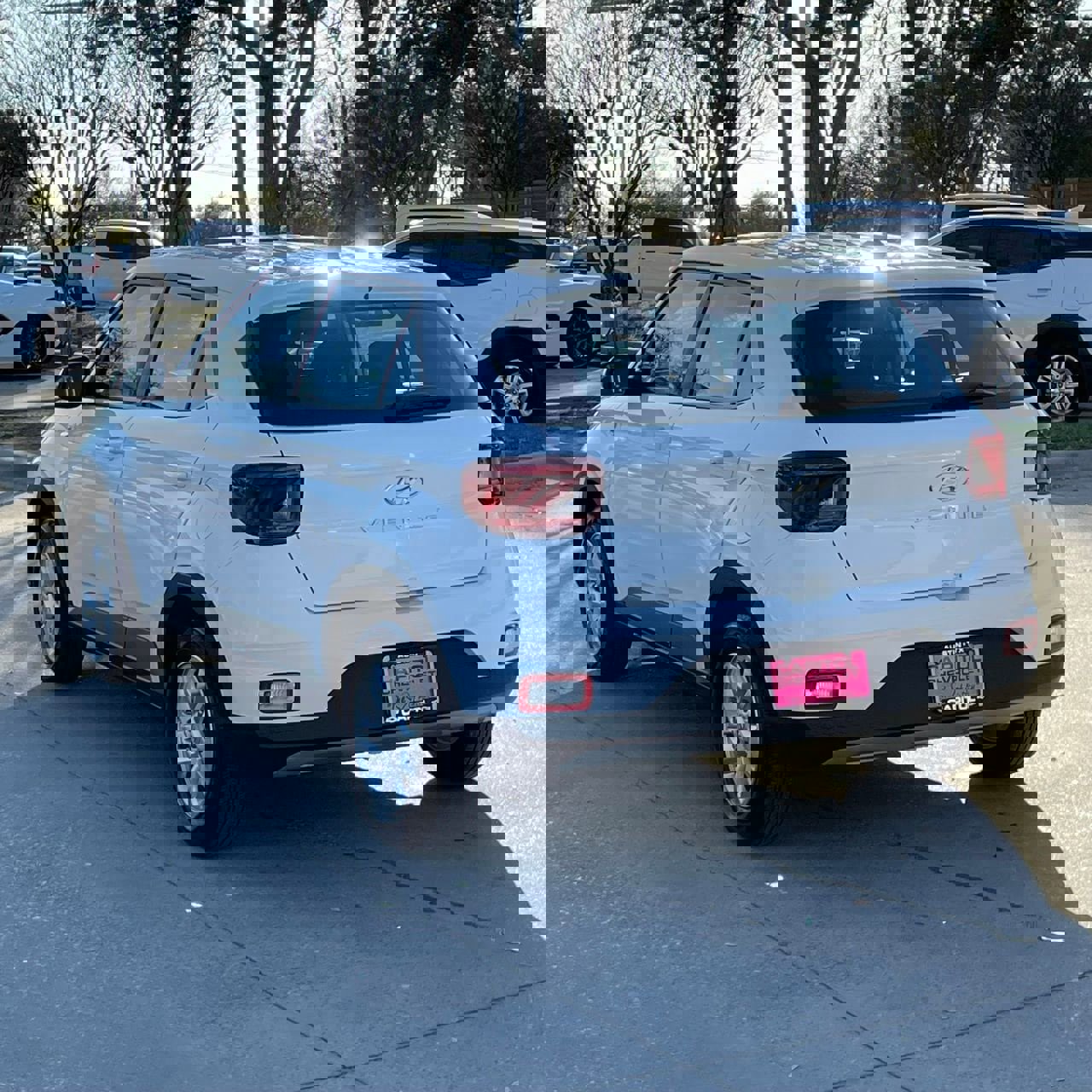 Used 2025 Hyundai Venue SE image 4