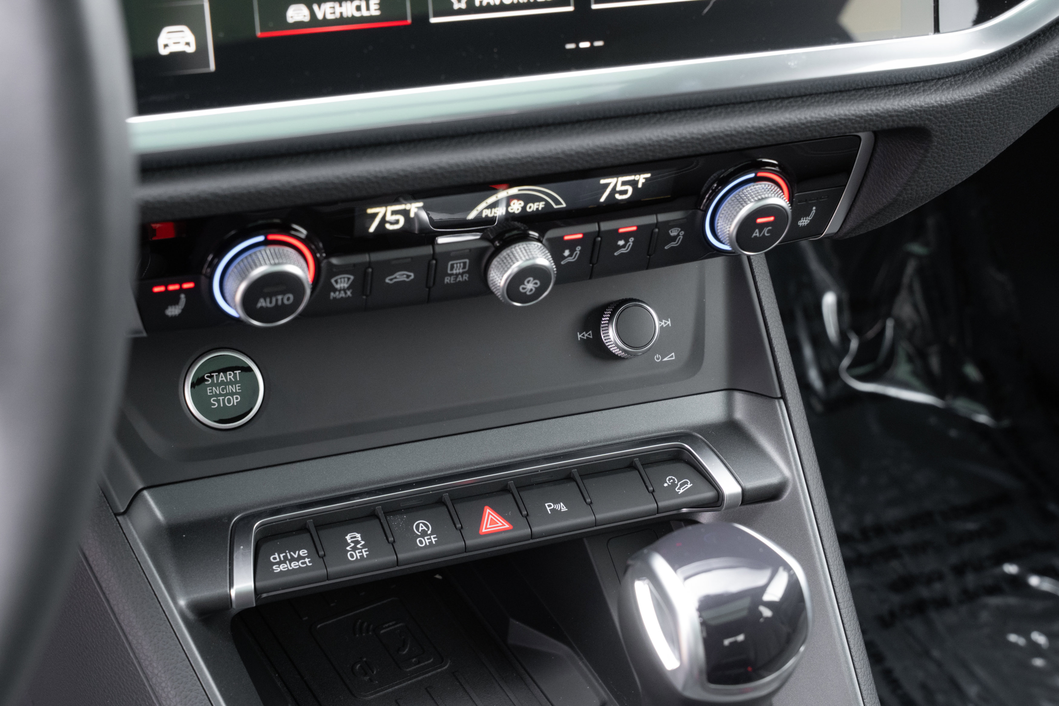 Certified 2024 Audi Q3 2.0T Premium image 13